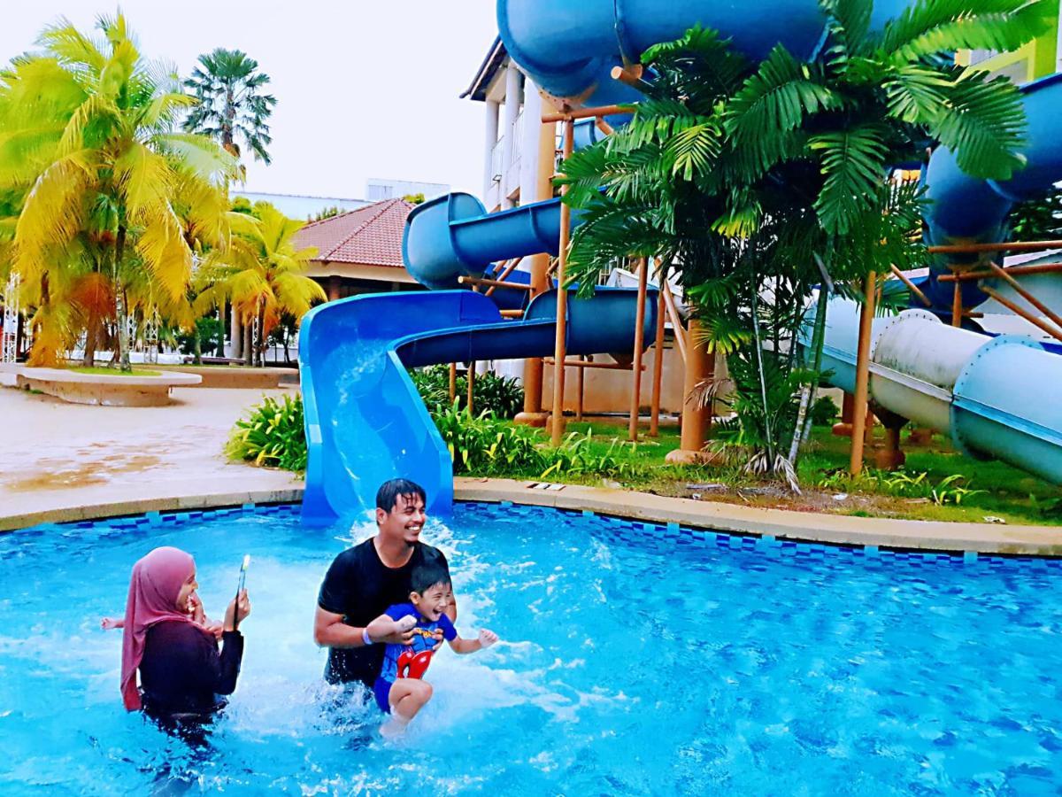 Melaka Top Largest Waterpark Resort - By Youbnb Homestay Melaka Zewnętrze zdjęcie
